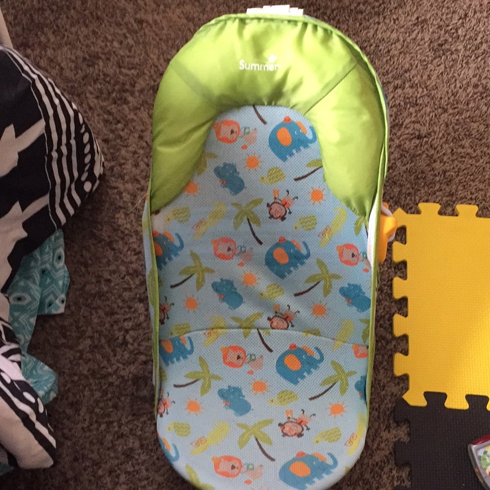Infant bathtub